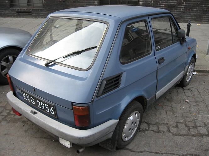 Polski_Fiat_126_BIS_on_Pomorska_street_in_Kraków_(2)