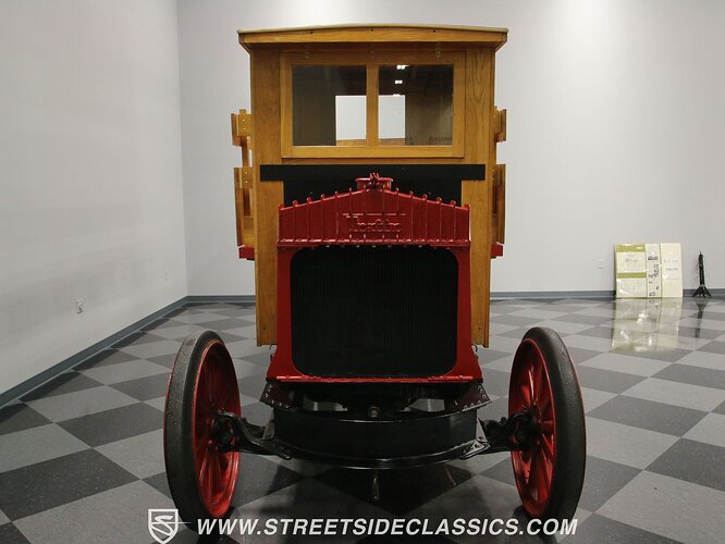 1920-traffic-motor-truck