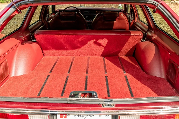 1986_american_motors_company_eagle_wagon_162068929052efcfa866ec146_interior_1986_AMC_Eagle_Wagon-scaled