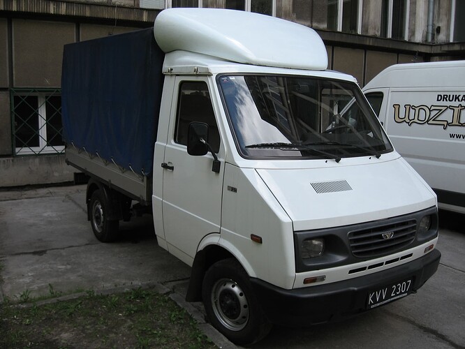 Daewoo_Lubli_II_at_the_Chemistry_Department_of_Jagiellonian_University_(2)