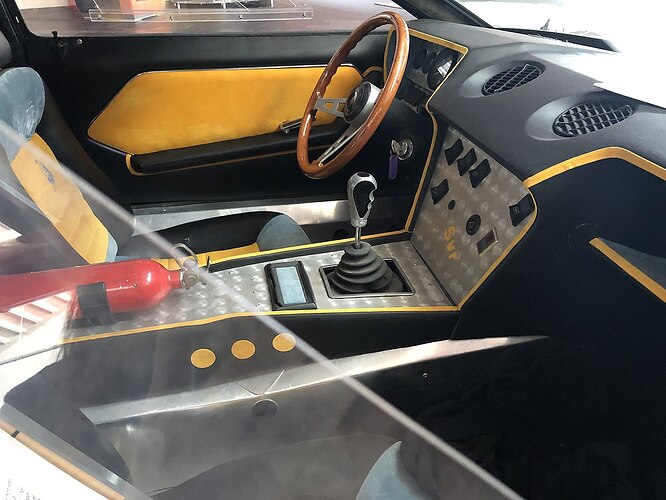 Lamborghini_Jarama_SVR_interior