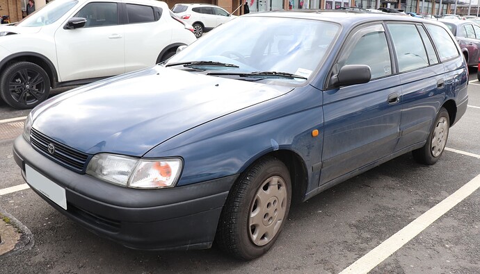 1994_Toyota_Carina_E_XLi_Estate_1.6_Front