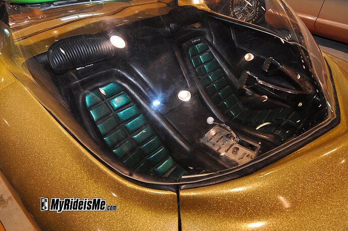 Gene-Winfield-Reactor-custom-interior