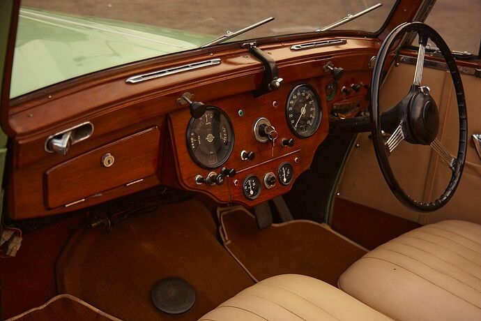 7-Elaborate-wood-finish-dashboard-2