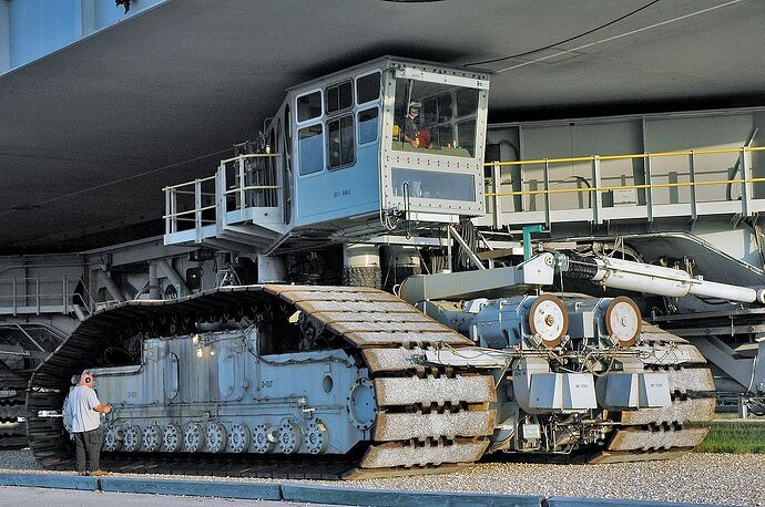 1280px-STS114crawler1