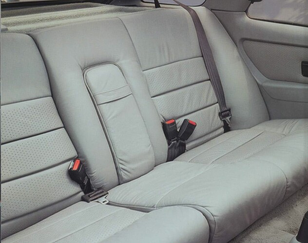 Merkur_XR4Ti_1987-backseat