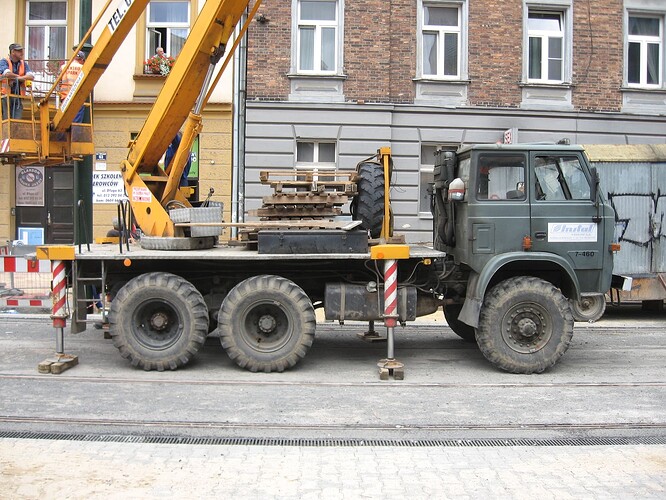 Star_266-based_cherry_picker_during_reconstruction_of_Długa_street_in_Kraków_(1)