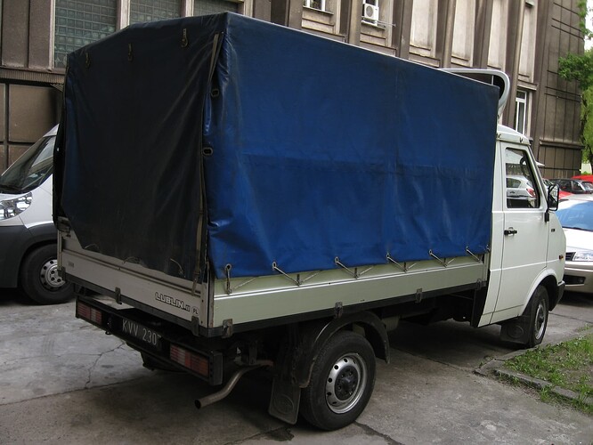 Daewoo_Lubli_II_at_the_Chemistry_Department_of_Jagiellonian_University_(1)