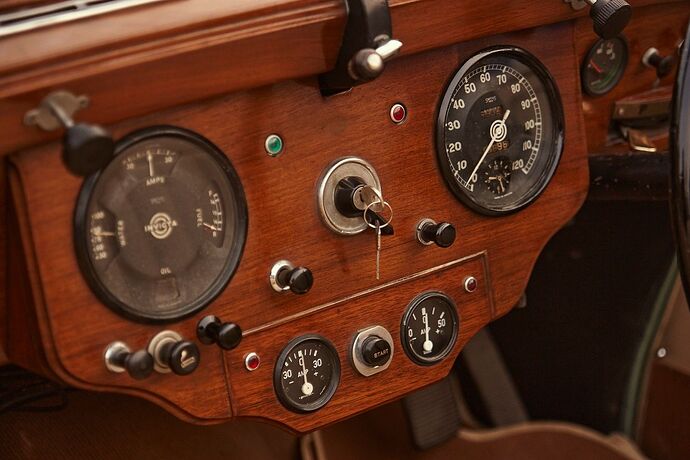 8a-Instrumentation-and-other-luxuries-are-that-of-a-top-level-car-from-the-era