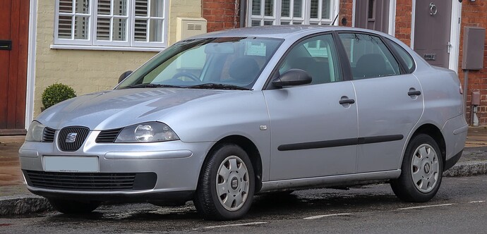 18-32-15-2003_SEAT_Cordoba_S_1.4_Front_(1)
