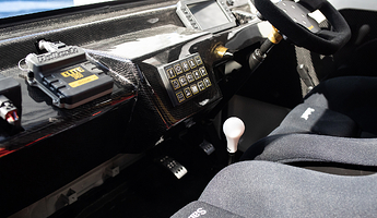 time-attack-kei-truck-carbon-fiber-dash