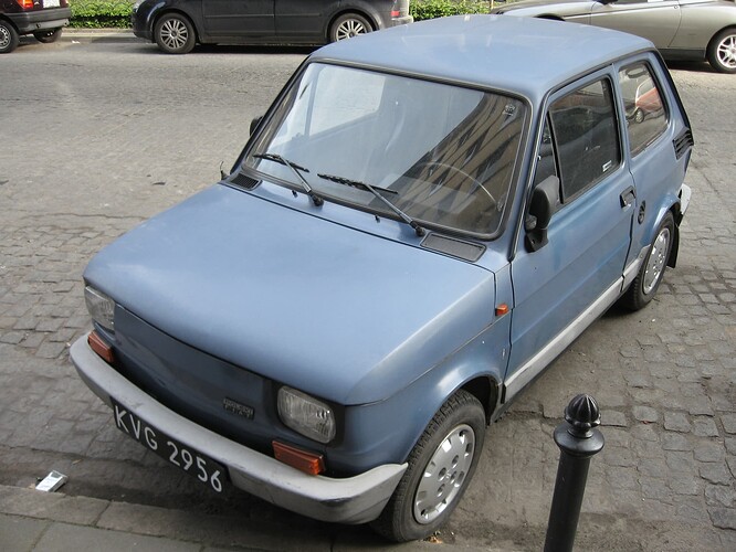 Polski_Fiat_126_BIS_on_Pomorska_street_in_Kraków