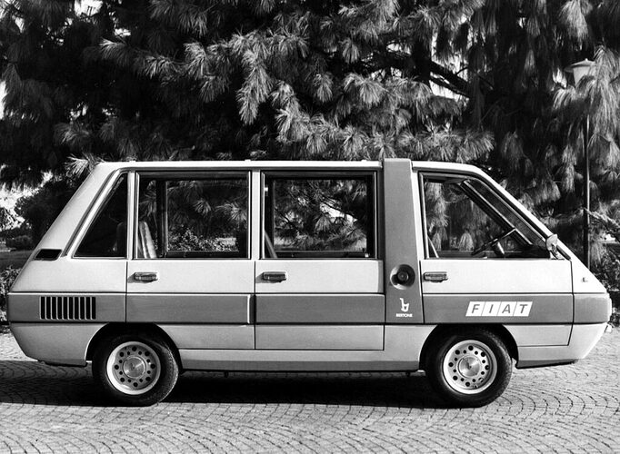 1975_Bertone_Fiat_Visitors_Bus_02-1024x750