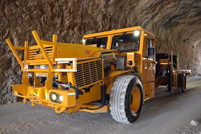 EV-boom-truck-battery-powered-electric-mine-truck-01