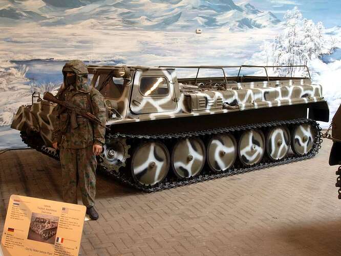 gt-sm-gaz-71-tracker-transporter-pic1-928005-1024