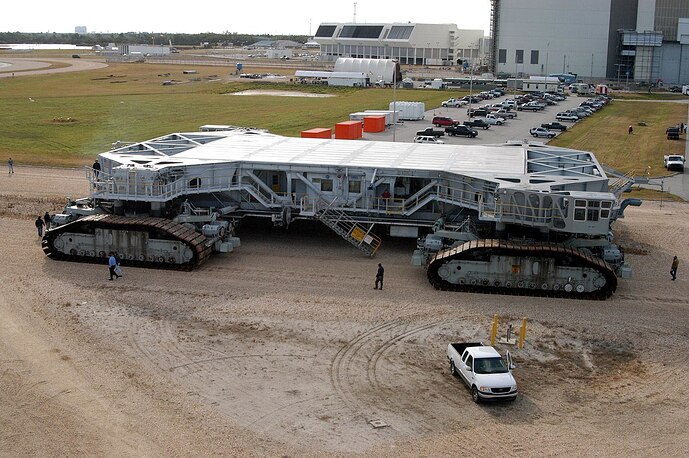 1280px-Crawler-Transporter