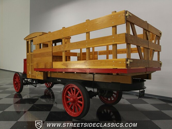 1920-traffic-motor-truck
