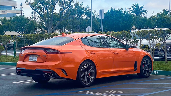 2019-Kia-Stinger-GTS-1