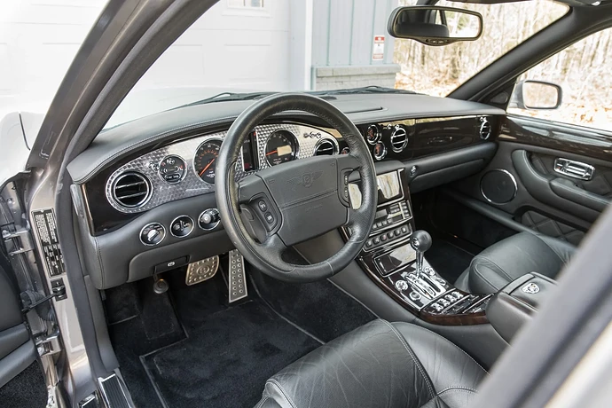 2002_bentley_arnage_2002_bentley_arnage_cc61cd38-50b2-40b3-9a61-4d9b269bcd64-QuCSJH-58890-58891-scaled