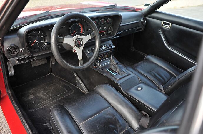 Intermeccanica-Indra-Interior