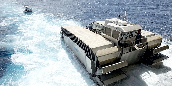 Amphibious-Vehicles-US-Navy-Ultra-Heavy-Lift-Navatek-Naval-Research