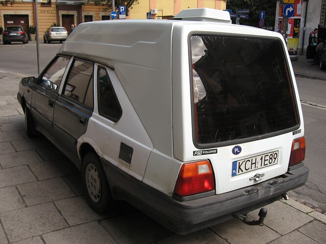 16-13-47-FSO_Polonez_Cargo_1.6_GLE_in_Kraków