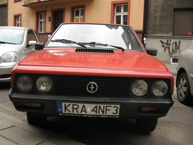 FSO_Polonez_MR'89_1.5_SLE_in_Kraków_(1)