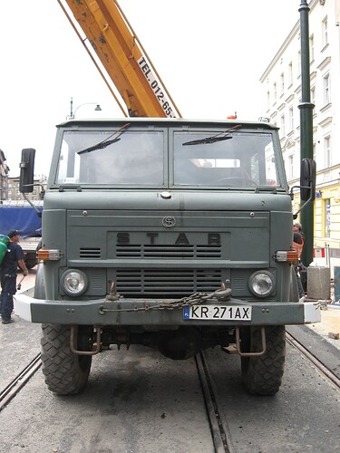 Star_266-based_cherry_picker_during_reconstruction_of_Długa_street_in_Kraków_(3)