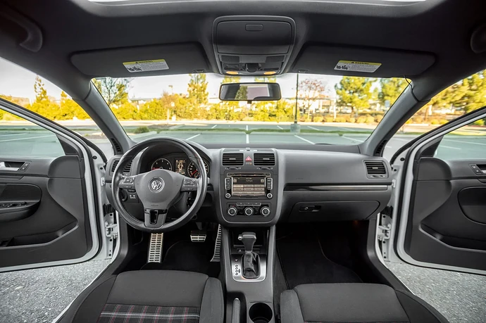 2010_volkswagen_jetta_1610492719d208495d2010_volkswagen_jetta_1610492718f98764da7c7d26a5-15d2-4c0a-8ac0-2911015e4651-kLpfSa-scaled