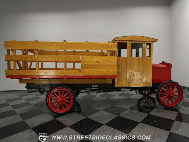 1920-traffic-motor-truck