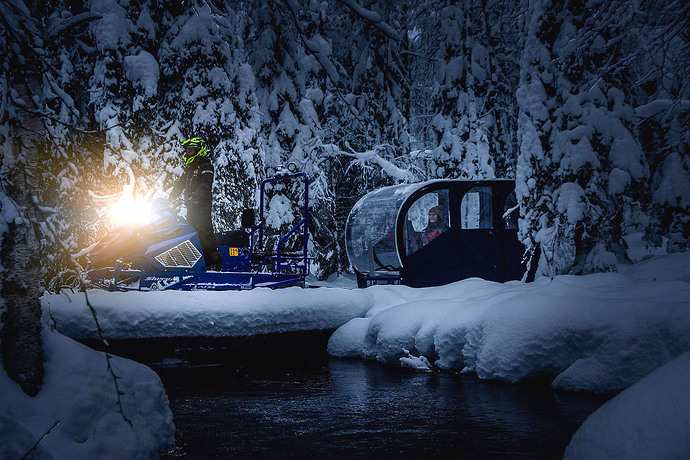 Sherpa-crossing-river