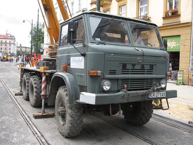 Star_266-based_cherry_picker_during_reconstruction_of_Długa_street_in_Kraków_(2)