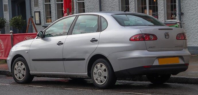 21-26-55-2003_SEAT_Cordoba_S_1.4_Rear_(1)