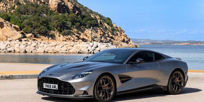 2025-aston-martin-vanquish-fd-mbu-241023-34