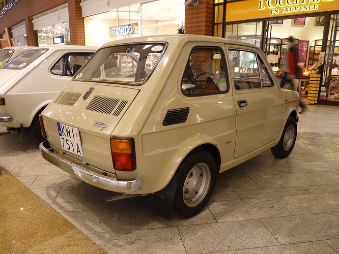 Polski_Fiat_126p_during_„XXX_lat_motoryzacji_PRL”_exhibition_at_Bonarka_City_Center_in_Kraków