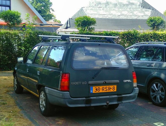 Opel_Kadett_1.6_D_Caravan_(28601817677)