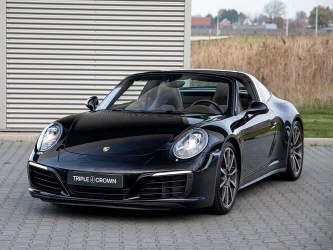 Porsche 991.2 Targa 4S 2016 - elferspot.com - Marketplace for Porsche  Sports Cars