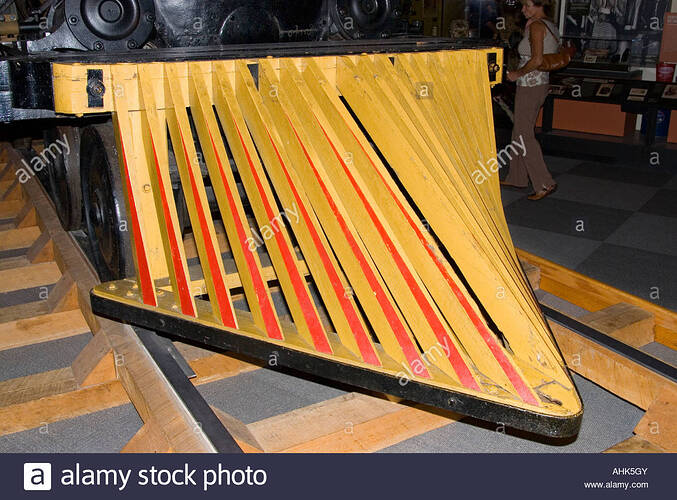 train-cowcatcher-AHK5GY