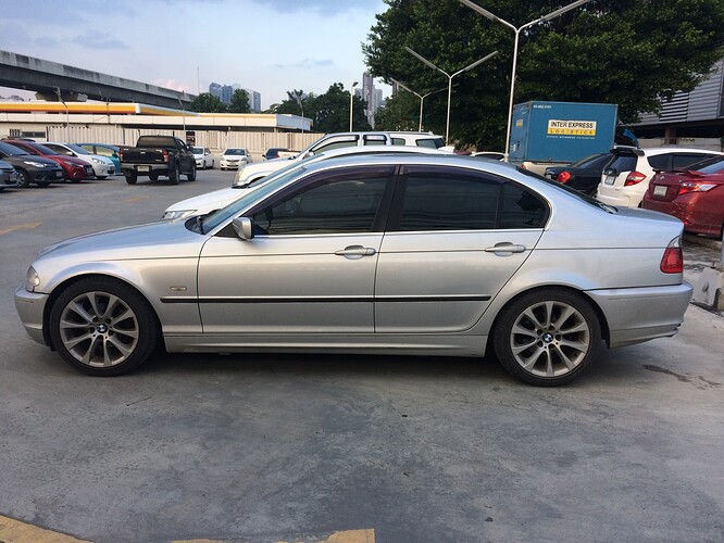 13-12-01-2000-2001_BMW_320i_(E46)Sedan(27-10-2017)_05