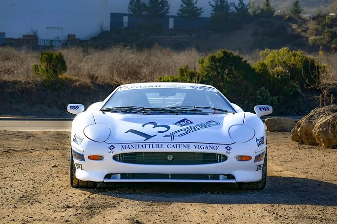 1993-Jaguar-XJ220-N-3-1400x933