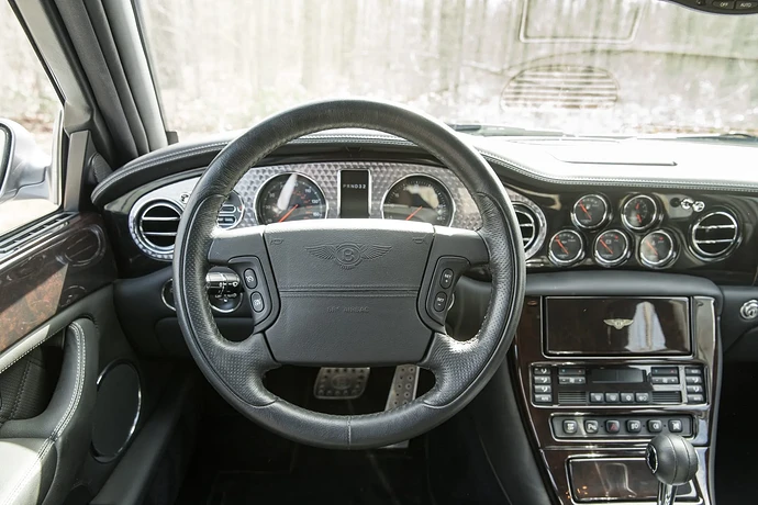 2002_bentley_arnage_2002_bentley_arnage_dc0af40c-71f4-440e-ab0b-d1491e023729-rXkAlO-59007-59007-scaled