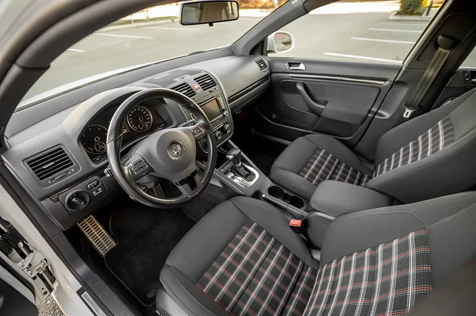 2010_volkswagen_jetta_16104924059f98764da2010_volkswagen_jetta_161049240498764da6d43283c-ef87-4d5c-82fe-2d936d25ef36-6hYPr5-scaled