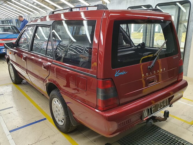Polonez_Kombi_w_FSO_(2)
