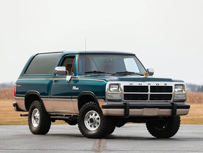 Dodge-Ramcharger-Canyon-Sport