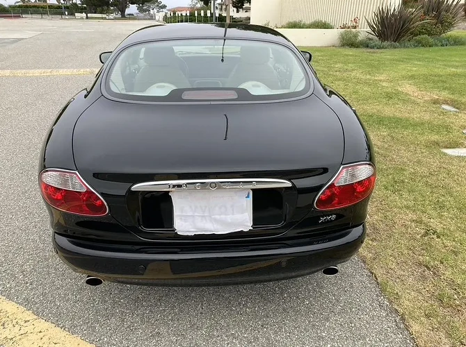 2002_jaguar_xk8-coupe_CB7C2A6A-F761-4191-9C92-DCA7F8337774_1_105_c-79751