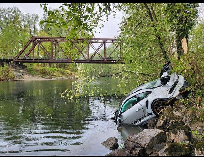 crashed gt3