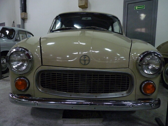FSO_Syrena_104_at_the_Muzeum_Inżynierii_Miejskiej_in_Kraków_(3)