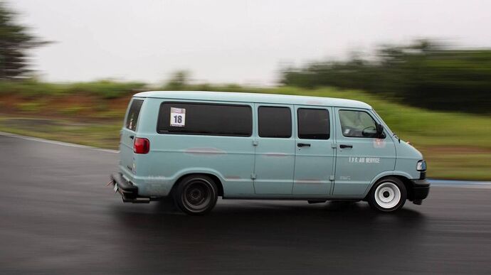 crd9qrs4qijcnlx5bvveawrd-dajiban-how-the-humble-dodge-ram-van-rose-to-racing-stardom-in-japan-05.full