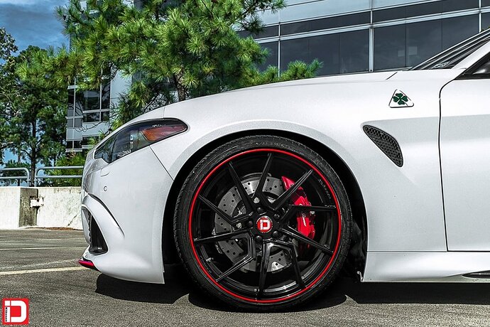 alfa-romeo-giulia-quadrifoglio-klassenid-wheels-klassen-m56r-forged-monoblock-gloss-black-red-pinstripe-4