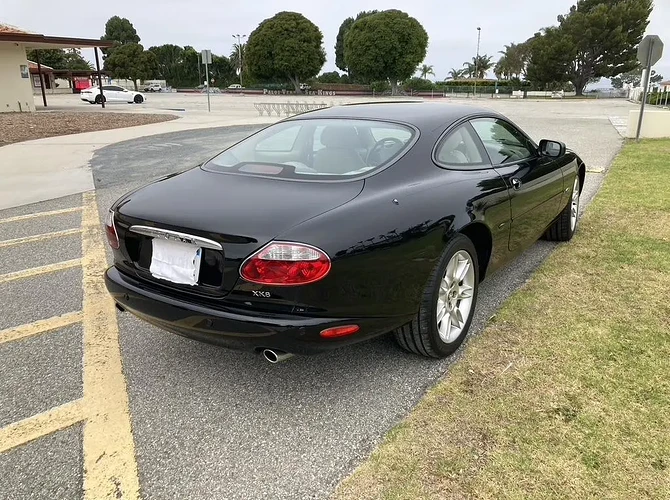 2002_jaguar_xk8-coupe_79DACA90-3307-4884-94E8-09A5EB8D8774_1_105_c-79748